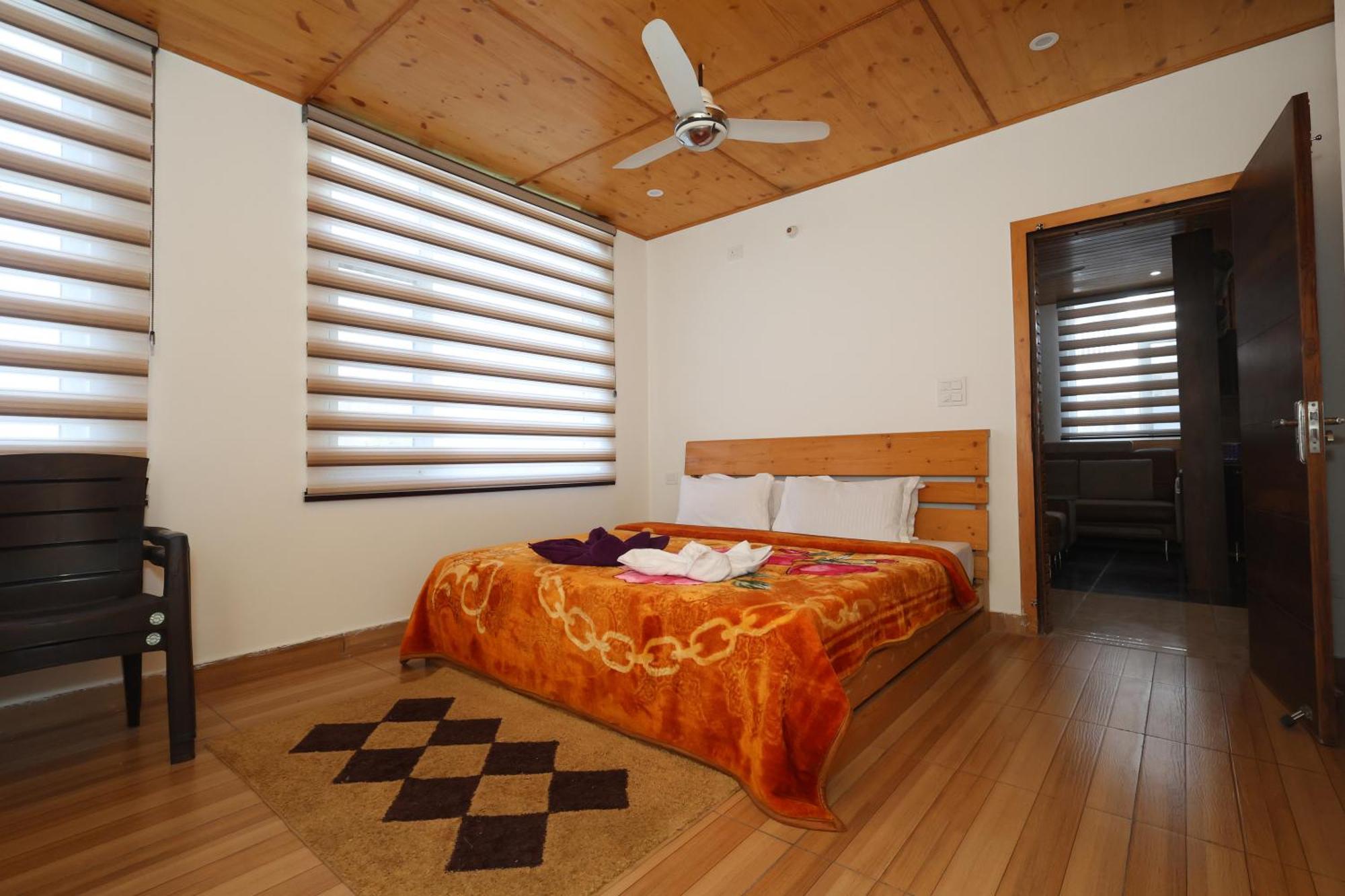 Cozy Heavenn 2Bhk I Kasauli I Mountain View 93O68I282O Appartement Buitenkant foto